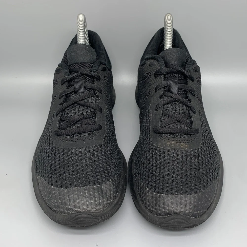 Nike Revolution 4 Black Running Shoes 943309-004 Youth 6Y Women's Sz 7.5‎